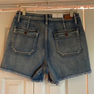 Judy Blue pocket midi shorts NWT
